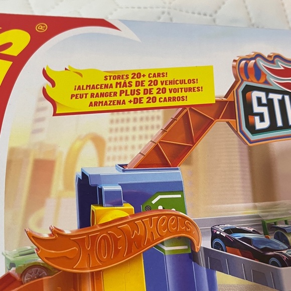 Hot Wheels City Stunt Garage Ghost Garage Car Wash Set - Picture 3 of 12